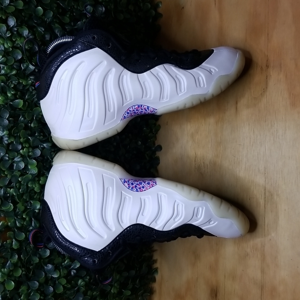 Nike Air Foamposite Pro GS 3-D | Youth 5.5-Womens 7 | Black & Multi Color - Picture 3 of 7